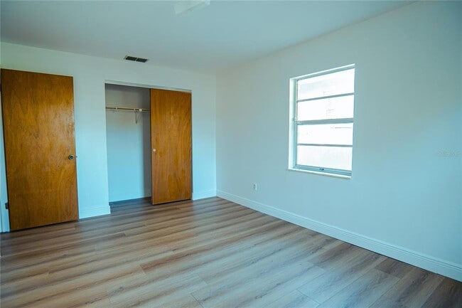 Building Photo - 1262 Jeffords St