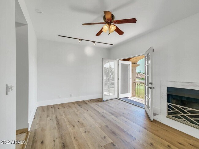 Building Photo - 6125 N 28th Pl