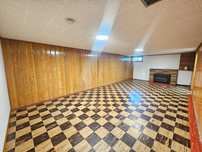 Building Photo - $2,300 - 4 Bed / 2 Bath Beautiful Home in ...