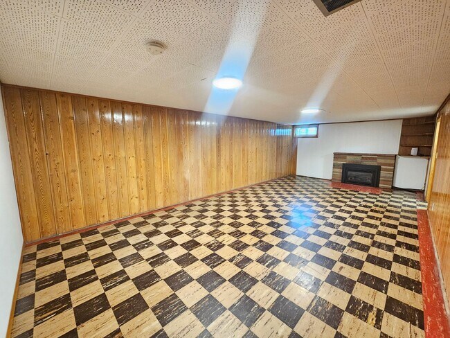 Building Photo - $2,500 - 4 Bed / 2 Bath Beautiful Home in ...