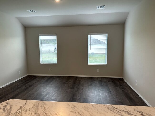 Building Photo - Brand-new 3 bedroom, 2 bath home located in historic Claremore