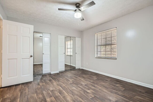 Building Photo - Charming 2-Bedroom Town Home for Rent in Morrow, GA