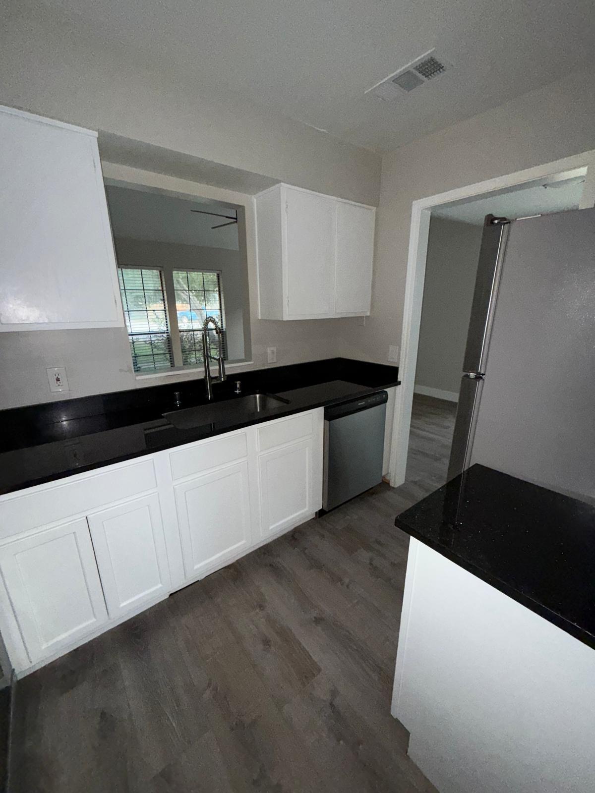 Building Photo - 211 Shrum Ct