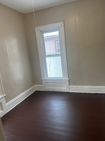 Building Photo - 99 Bowen St