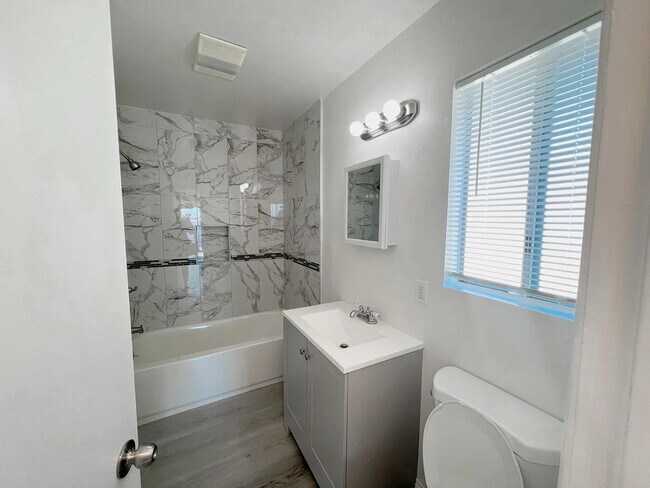 Building Photo - Updated 1-Bed Gem in San Gabriel – All Utilities Included, In-Unit Laundry, Carport Parking