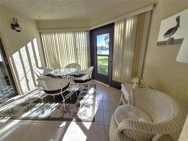 Building Photo - 50 Woodlake Pl