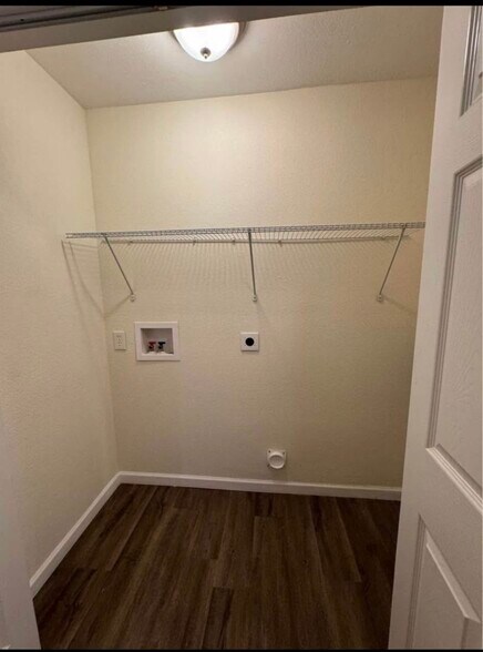 Building Photo - 405 Westcliff Cir
