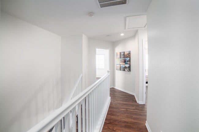 Building Photo - Beautiful home with POOL and spa located n...