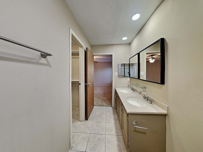 Building Photo - 164 Maple Branch St