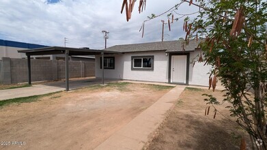 Building Photo - 1542 W Pierce St