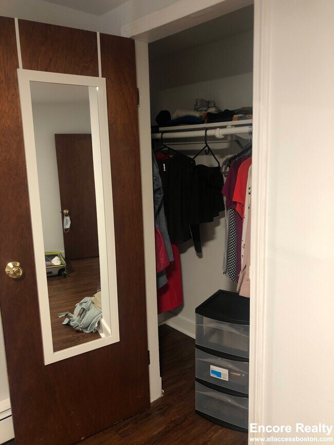 Building Photo - 61 Selkirk Rd