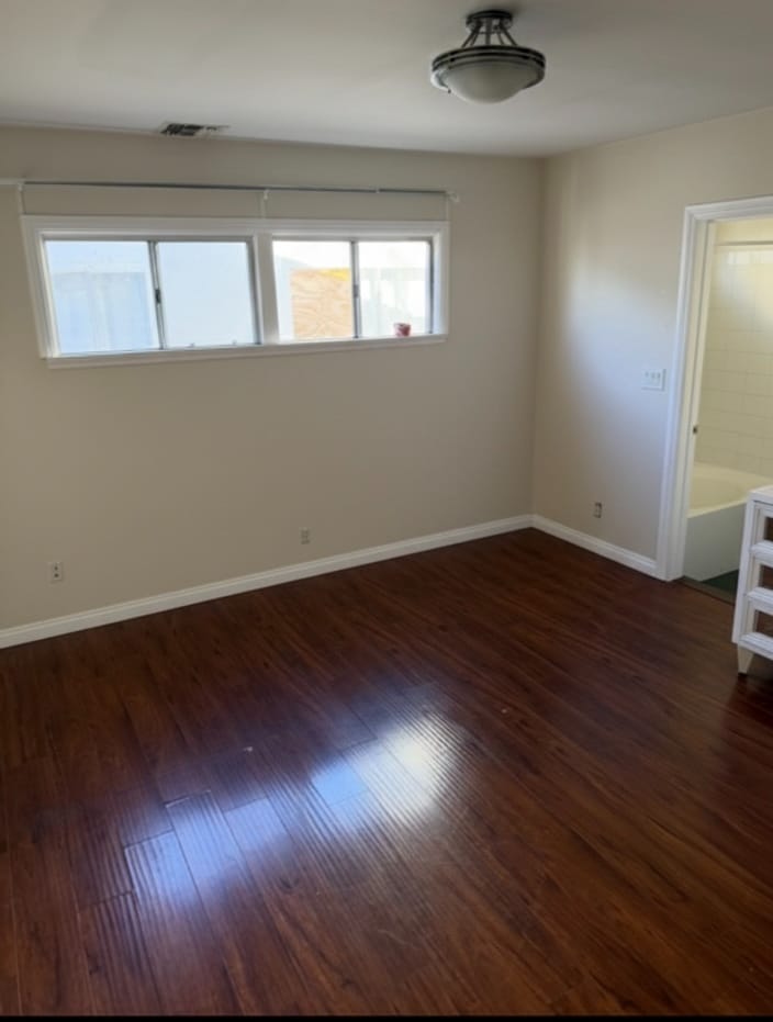 Building Photo - 11068 Plainview Ave