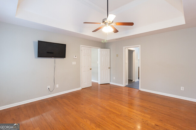 Building Photo - 155 Glenwood Ln
