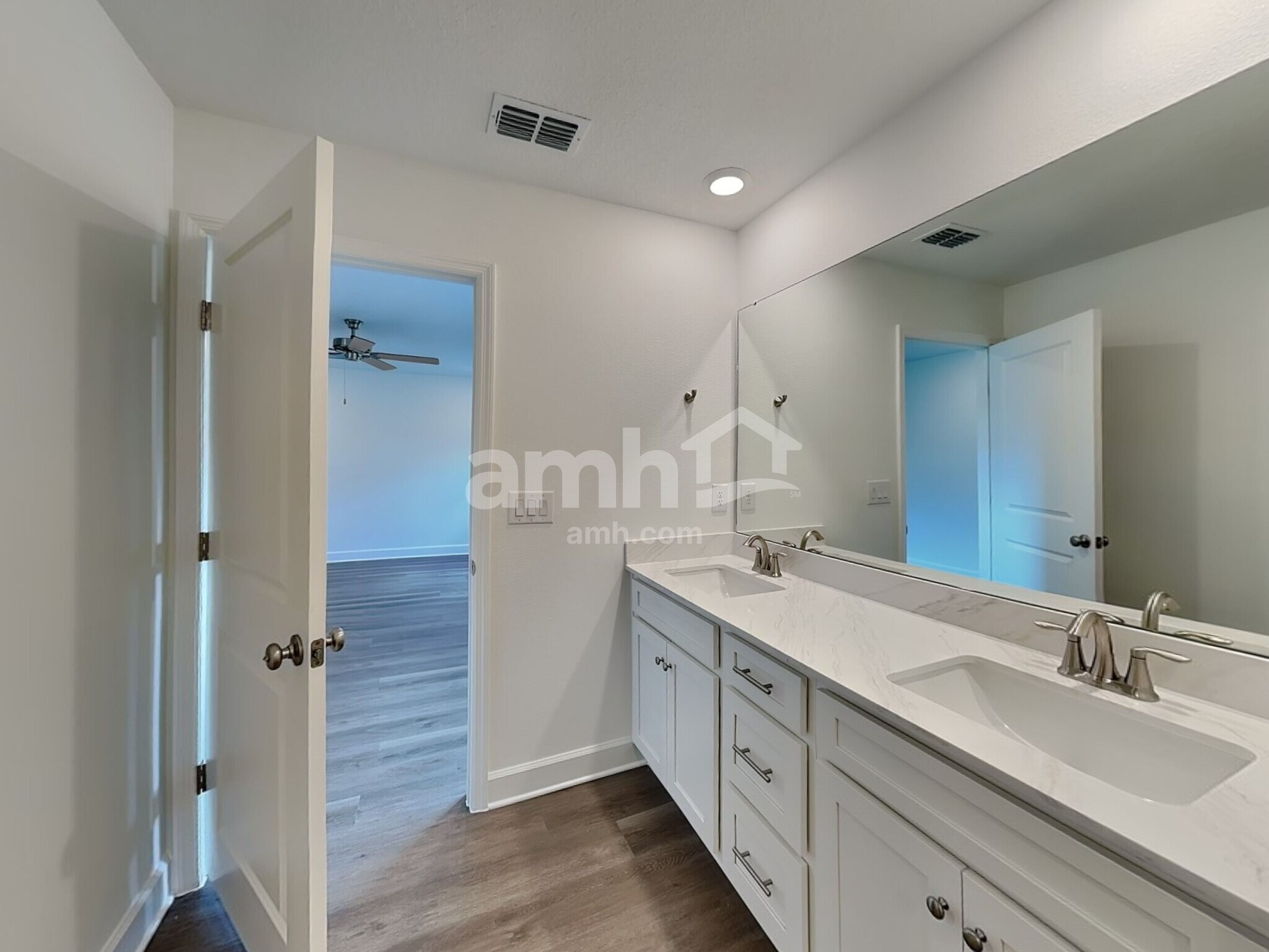 Building Photo - 16710 Cheyanne Ct