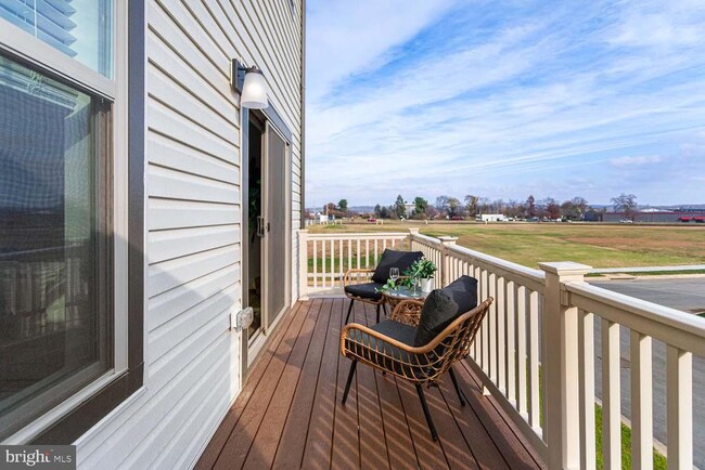 Building Photo - 207 MATILDA