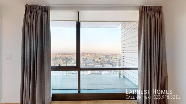 Building Photo - 400 S Broadway