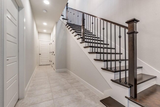 Building Photo - 8202 Laflin Ln