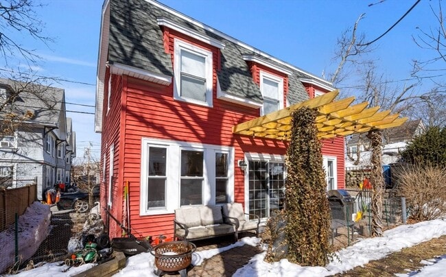 Building Photo - 15 Lexington Terrace