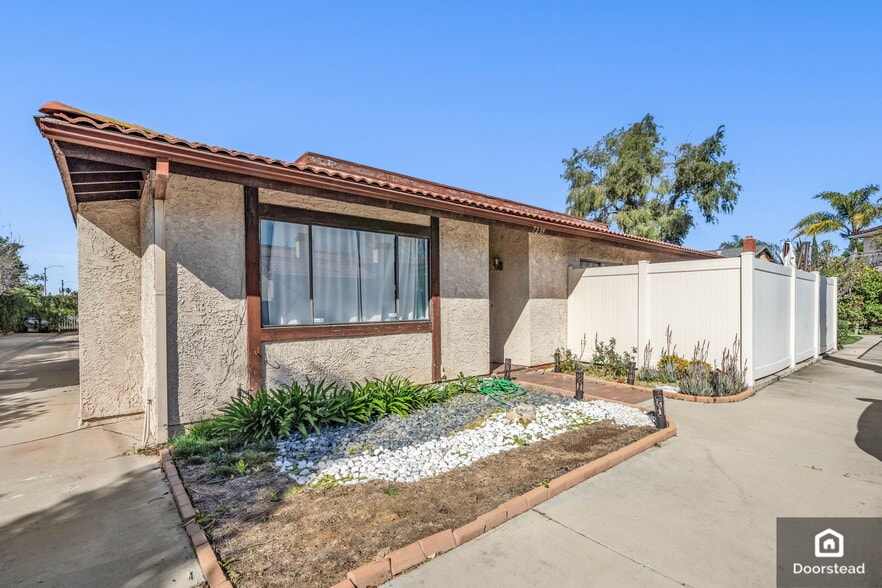 Building Photo - 7239 Balboa Blvd