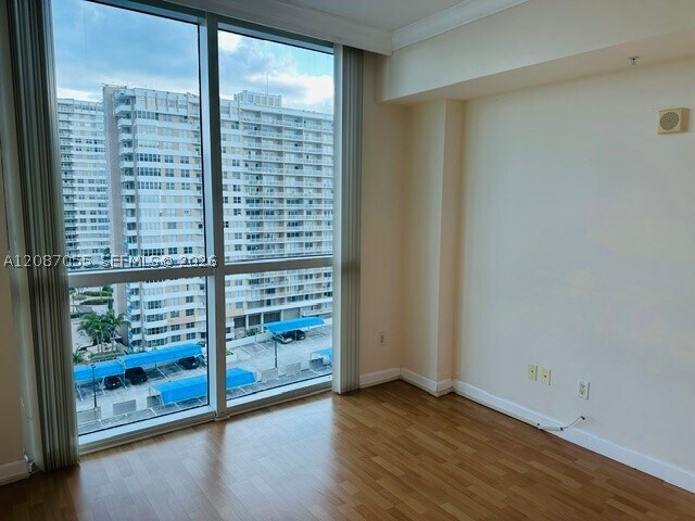 Building Photo - 1945 S Ocean Dr
