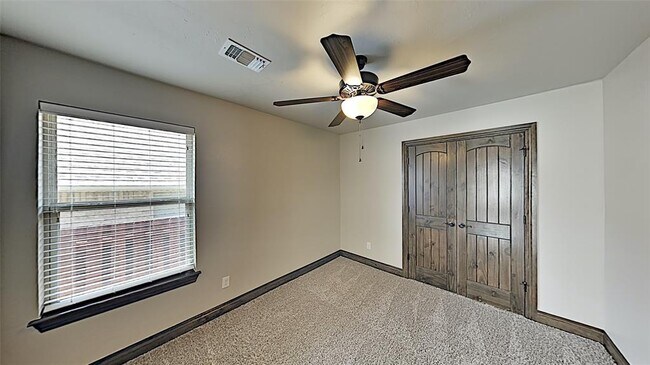 Building Photo - 5917 Grandby Rd