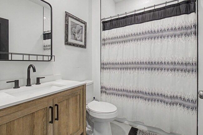 Building Photo - 197 W 1st Ave