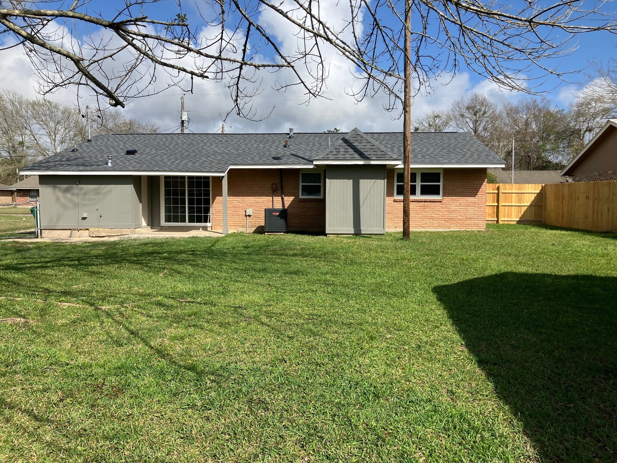 Building Photo - 7517 Madison Dr