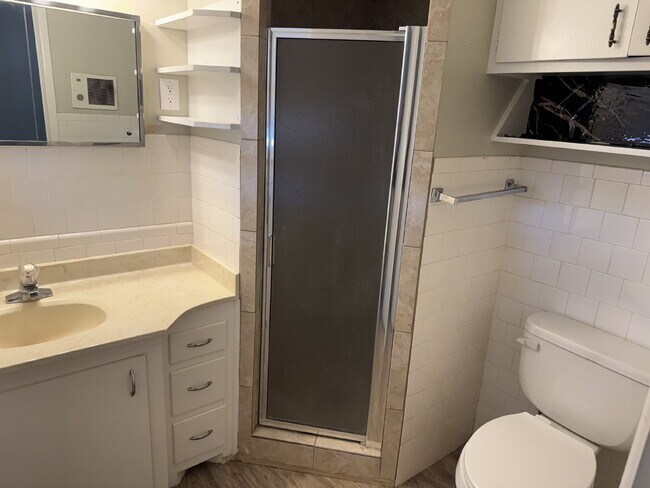 Building Photo - "Spacious 4-Bedroom Home with 2 Full Baths in Lubbock – 1,984 Sq Ft of Comfort!"