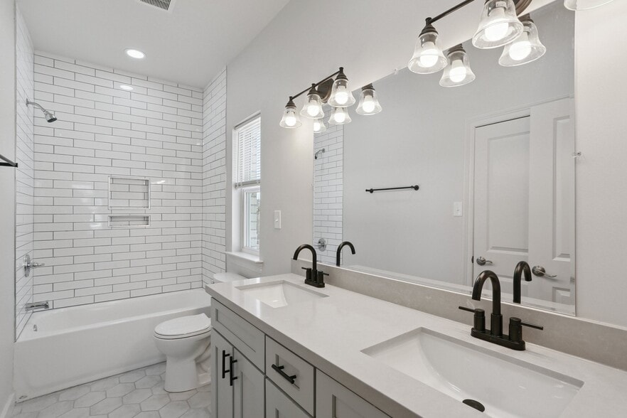 Building Photo - 32 Ashton Cox Dr