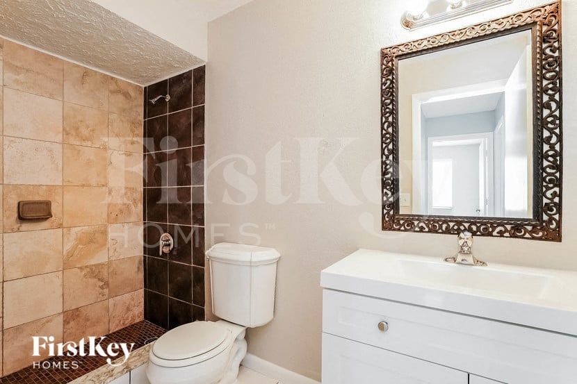 Building Photo - 331 SE 46th Ln