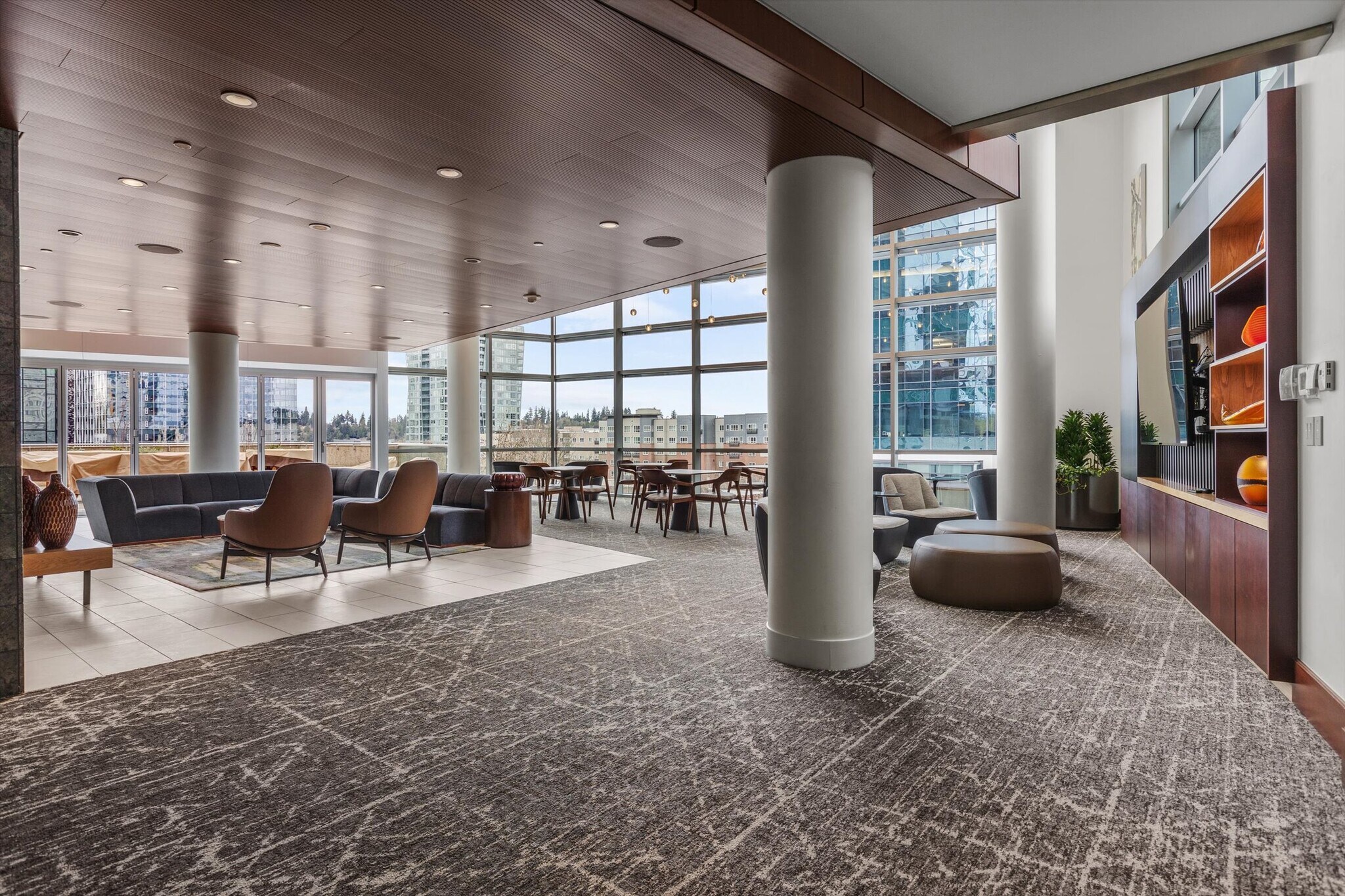 Building Photo - 10700 NE 4th St