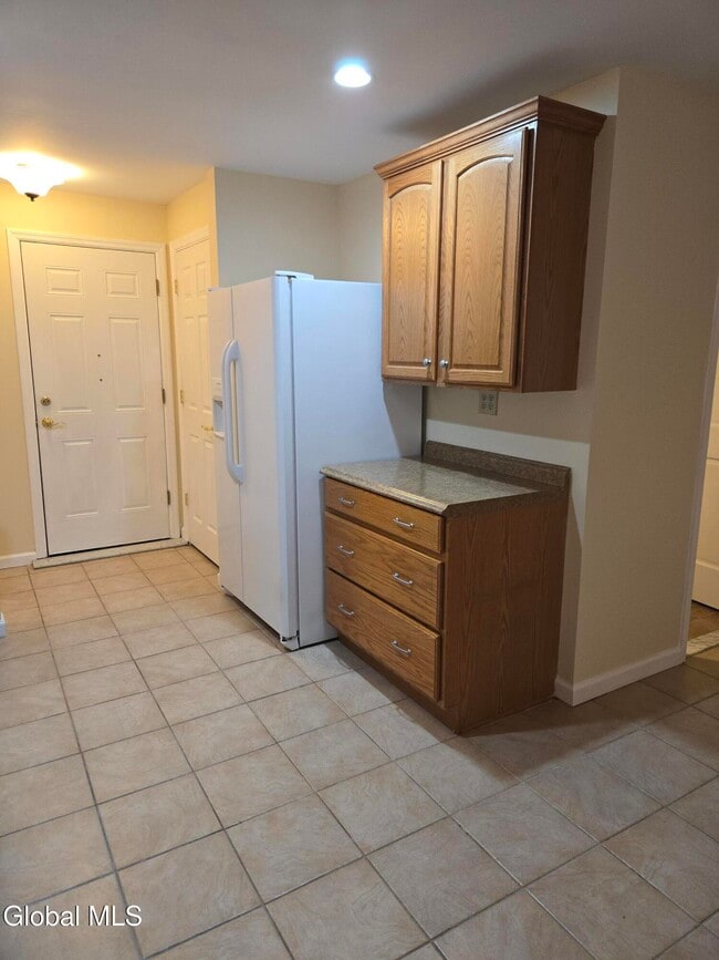 Building Photo - 7 Bedford Dr