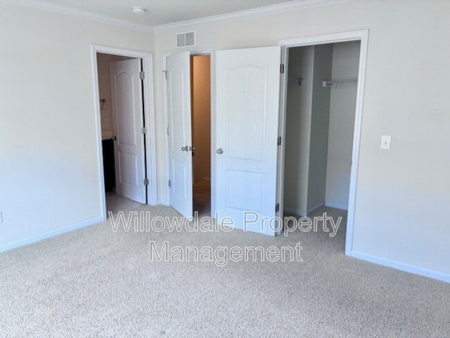 Building Photo - 6025 Kentworth Dr