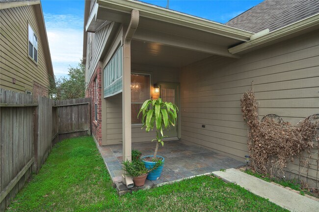 Building Photo - 17250 Lafayette Hollow Ln