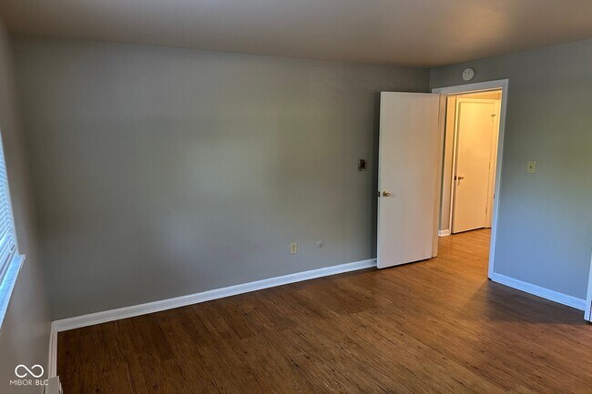 Building Photo - 4835 N Bolton Ave