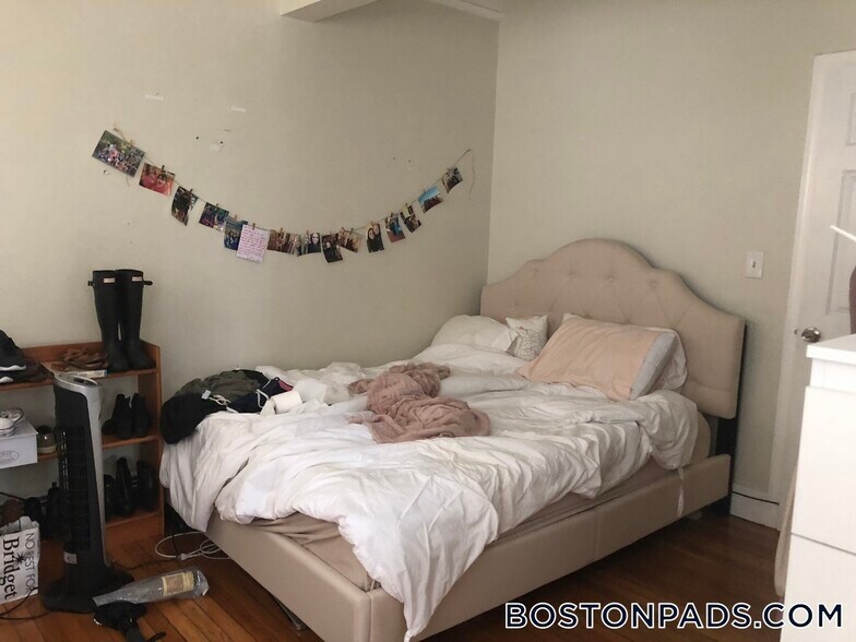 Building Photo - 15 Park Vale Ave