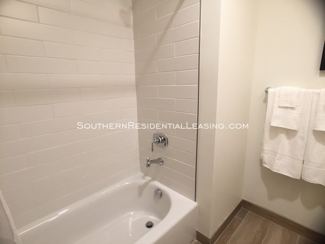 Building Photo - 13333 Johnson Beach Rd Unit 204 ~by Southern