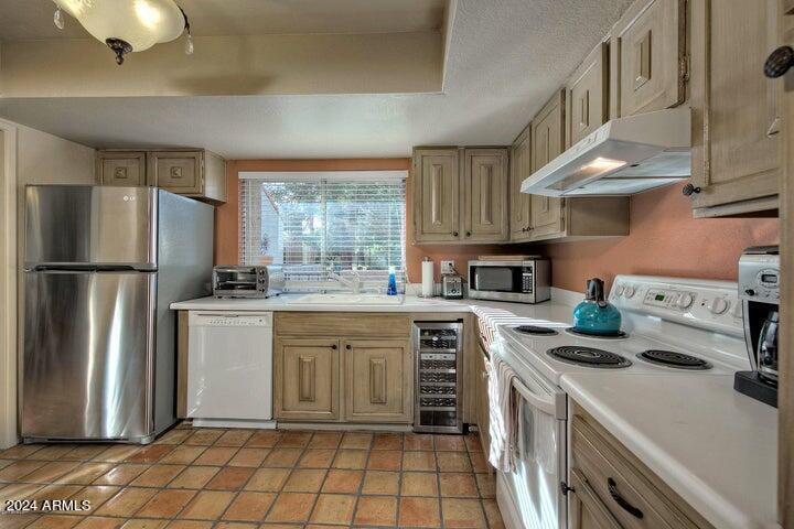 Building Photo - 7001 N Via Camello del Sur