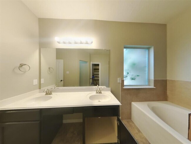 Building Photo - 28906 Hidden Cove Dr
