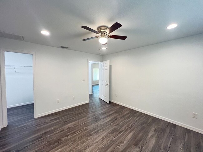 Building Photo - AWESOME 3 BD/2BA Home in Ocklawaha!!!