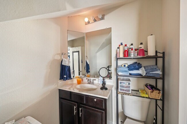 Building Photo - 8819 Chaco Hill Ln