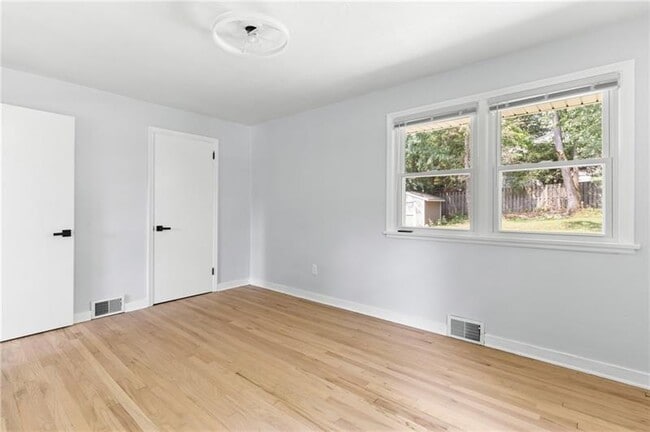 Building Photo - 4030 Circle Dr