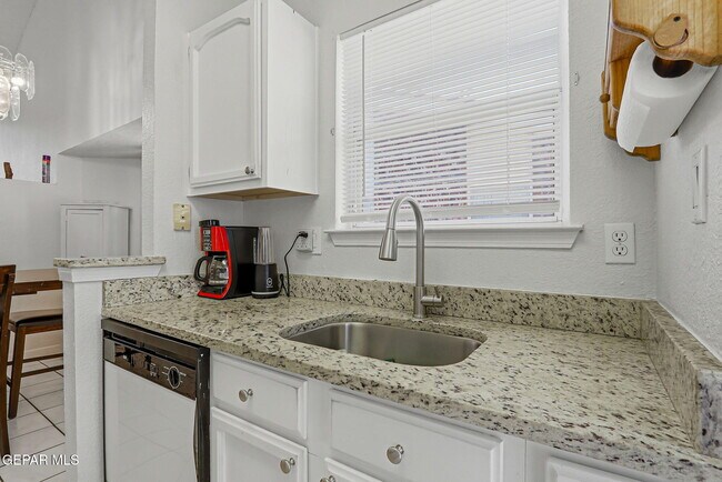 Building Photo - 11429 Chickasaw Dr