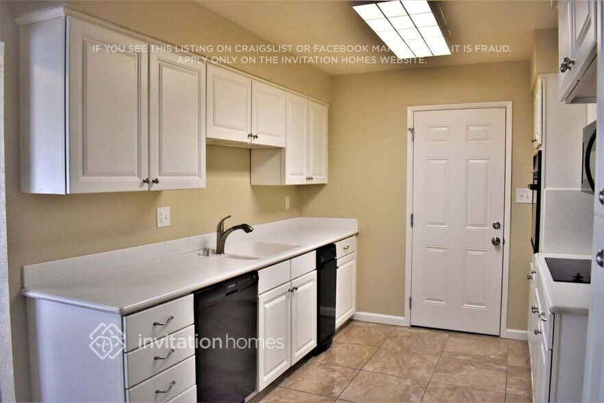 Building Photo - 7016 Uranus Pkwy