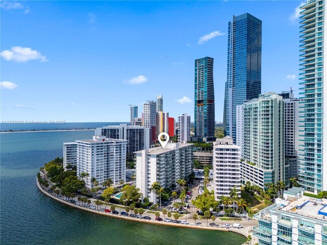 Primary Photo - 1408 Brickell Bay Dr