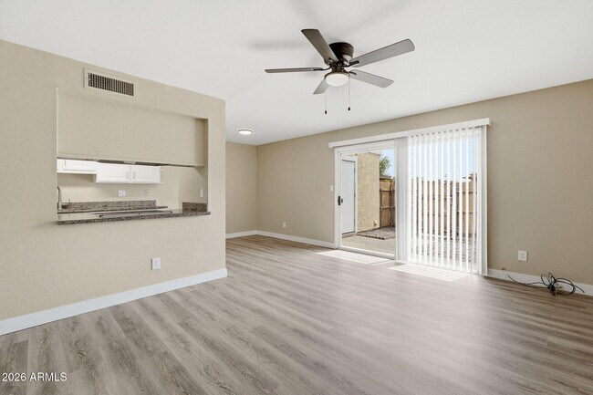 Building Photo - 8432 N 34th Dr