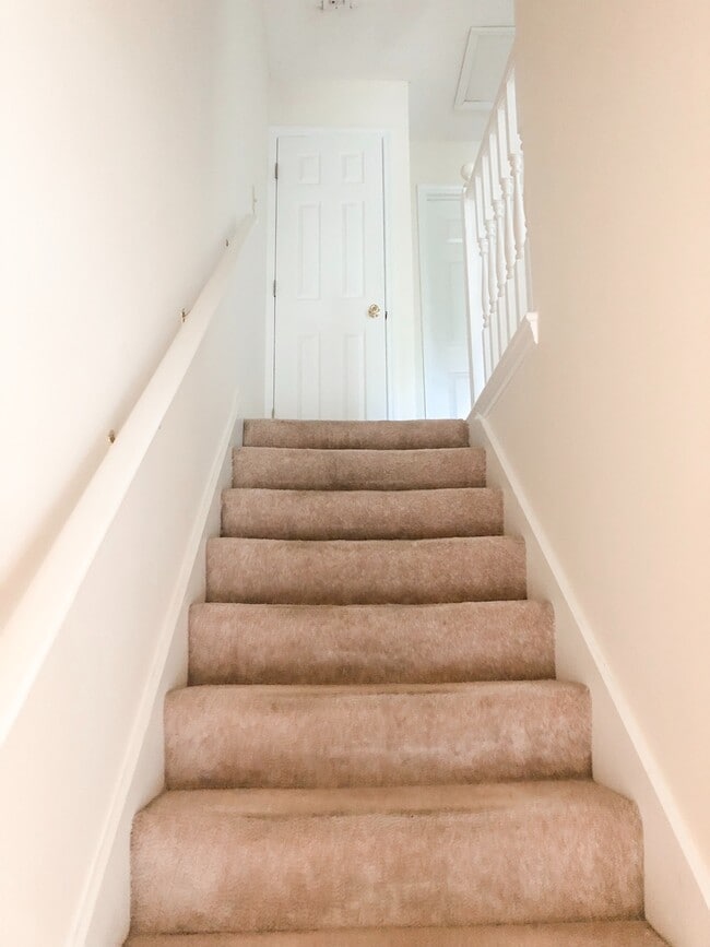 Building Photo - 808 Folmar St