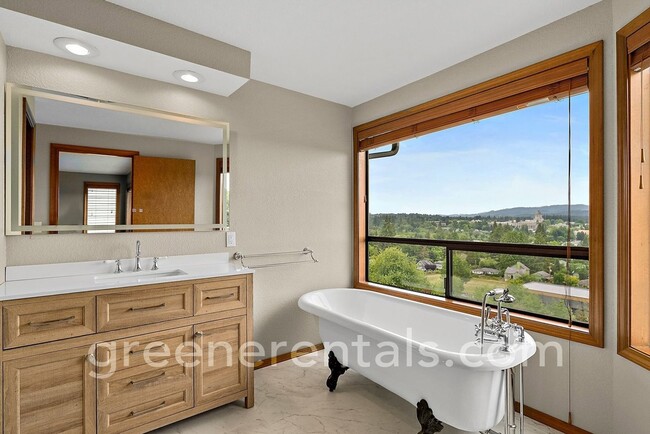 Building Photo - 2BR 2BA Olympia Condo with Spectacular Views