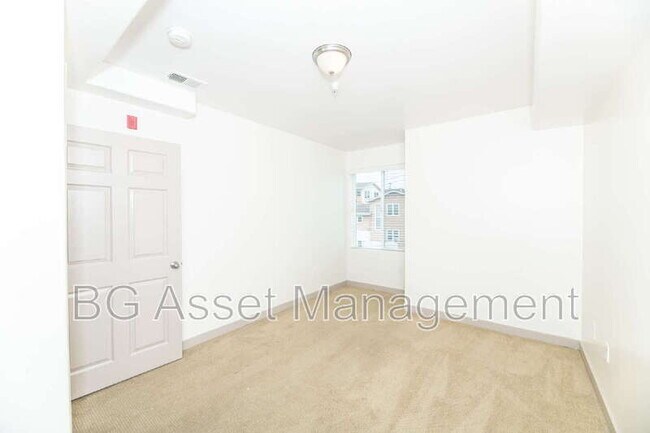 Building Photo - 1459 MacArthur Blvd