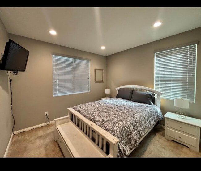 Building Photo - 4558 S Mendocino Ave